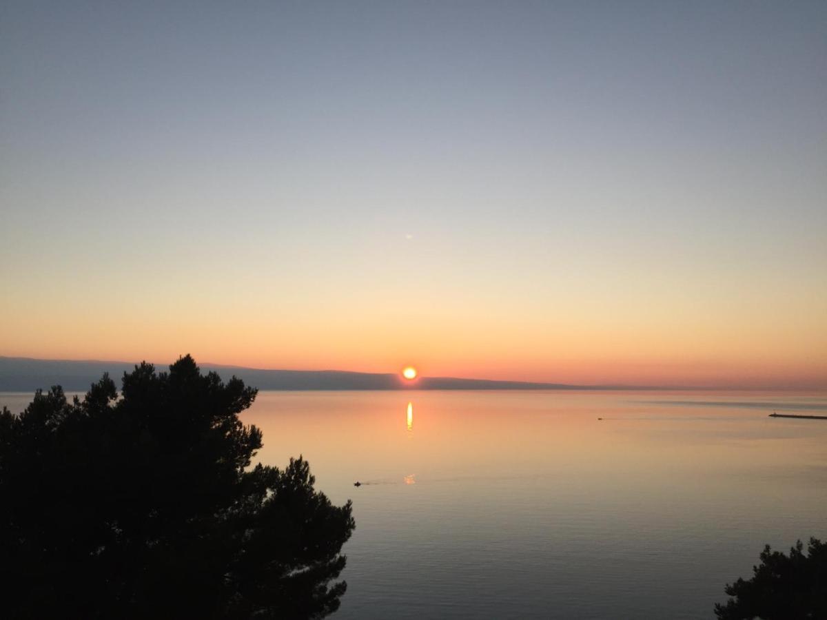 Apartmani Mirta Omis A Exterior foto
